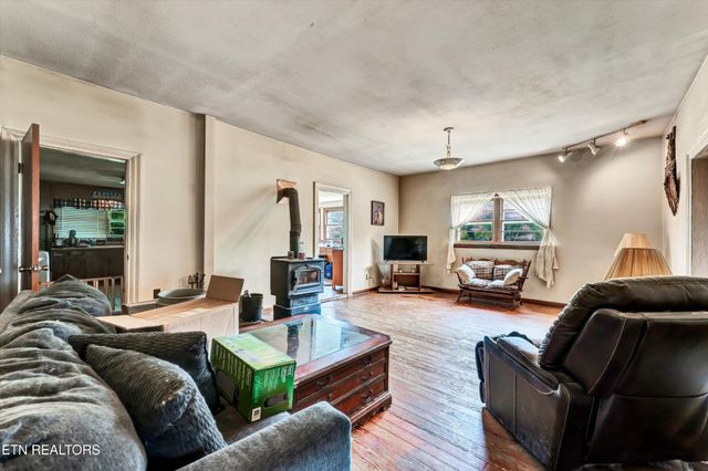123 Sexton Lane, Clinton, TN 37716