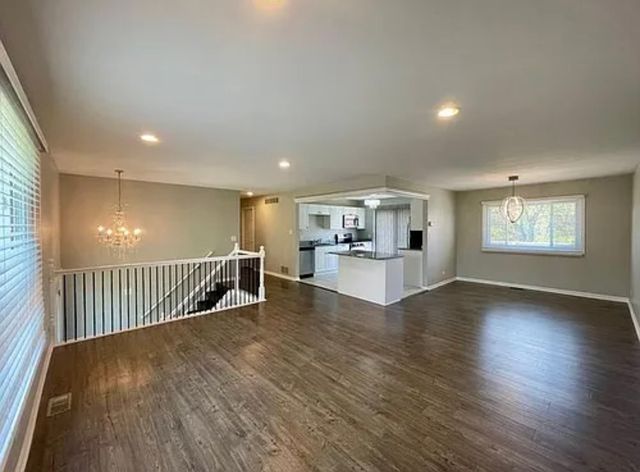 168 FARM GATE Lane, Bolingbrook, IL 60440