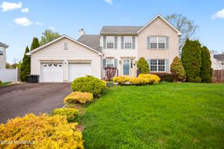 23 Dogwood Court, Cliffwood, NJ 07721