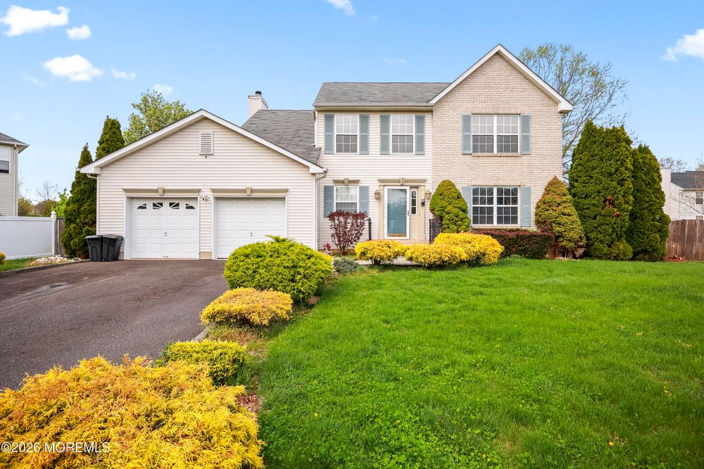 23 Dogwood Court, Cliffwood, NJ 07721