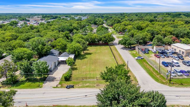 2324 W Bruton Road, Balch Springs, TX 75180