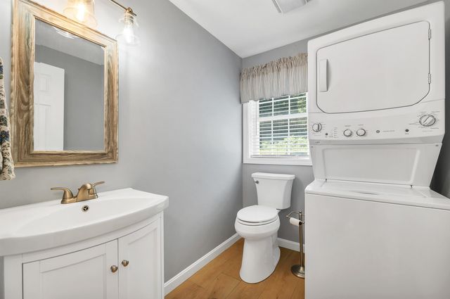 32 Friar Tuck Way, Wolfeboro, NH 03894