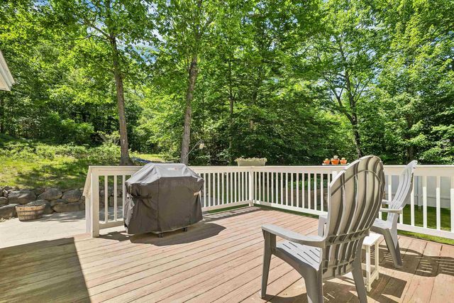 32 Friar Tuck Way, Wolfeboro, NH 03894