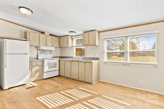 203 Grassy Meadow Lane, Statesville, NC 28625