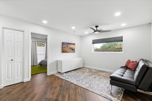 10628 E Cinnabar Avenue, Scottsdale, AZ 85258