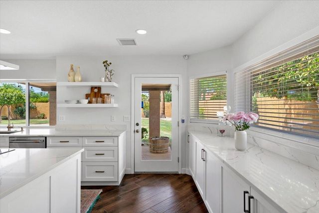 10628 E Cinnabar Avenue, Scottsdale, AZ 85258
