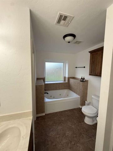 2261 Blue Jay Drive, Edmond, OK 73012