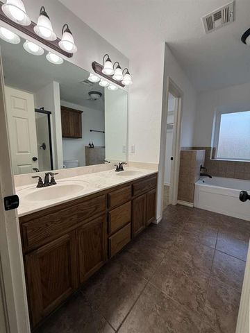 2261 Blue Jay Drive, Edmond, OK 73012