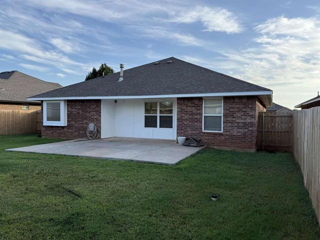 2261 Blue Jay Drive, Edmond, OK 73012
