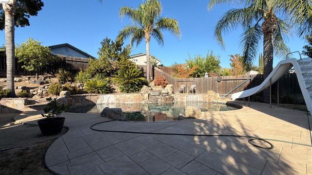 328 W 8Th St, Pittsburg, CA 94565