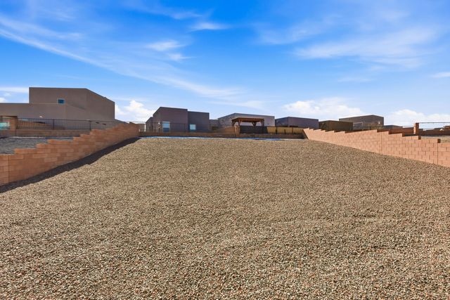 1670 TESORO Loop NW, Los Lunas, NM 87031