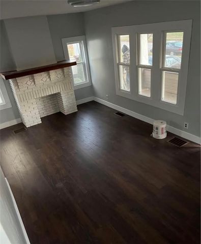 8 W Laurel Ave, New Castle, PA 16101