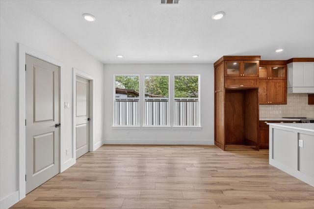 1210 Harvard Street, River Oaks, TX 76114