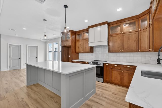 1210 Harvard Street, River Oaks, TX 76114