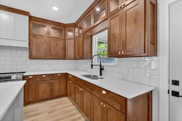 1210 Harvard Street, River Oaks, TX 76114