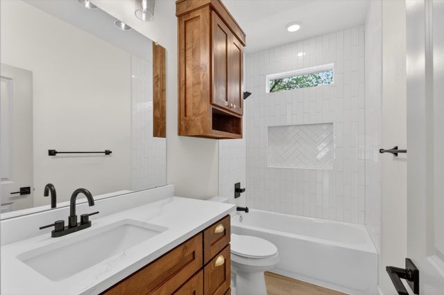 1210 Harvard Street, River Oaks, TX 76114