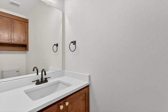 1210 Harvard Street, River Oaks, TX 76114