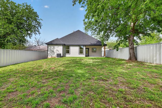 1210 Harvard Street, River Oaks, TX 76114
