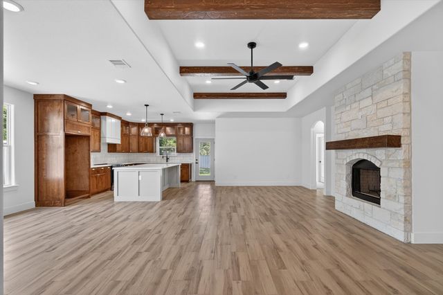 1210 Harvard Street, River Oaks, TX 76114