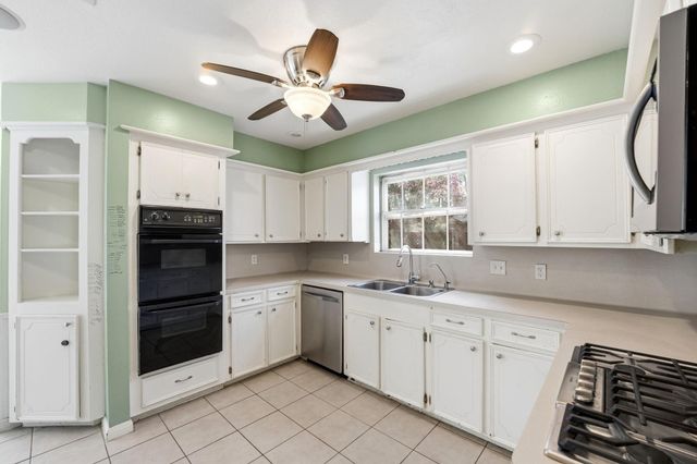 1918 Thousand Pines Drive, Kingwood, TX 77339