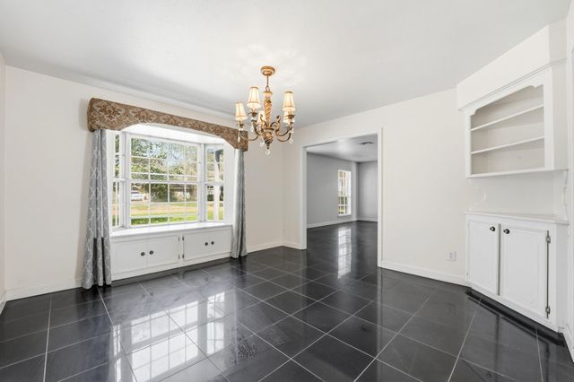 1918 Thousand Pines Drive, Kingwood, TX 77339