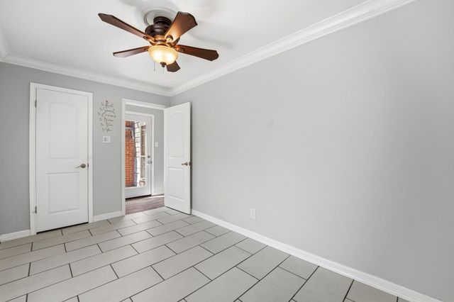 1918 Thousand Pines Drive, Kingwood, TX 77339