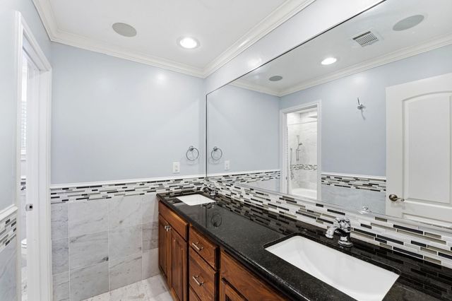 1918 Thousand Pines Drive, Kingwood, TX 77339