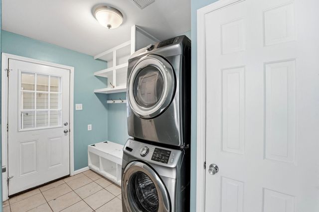 1918 Thousand Pines Drive, Kingwood, TX 77339