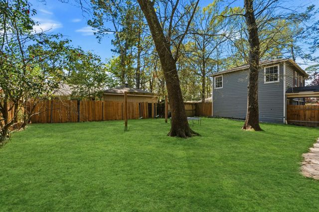 1918 Thousand Pines Drive, Kingwood, TX 77339