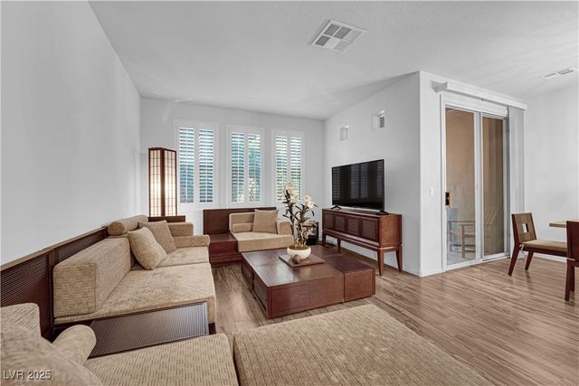 7878 Carysford Avenue, Las Vegas, NV 89178