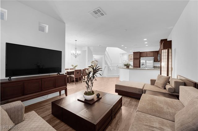 7878 Carysford Avenue, Las Vegas, NV 89178