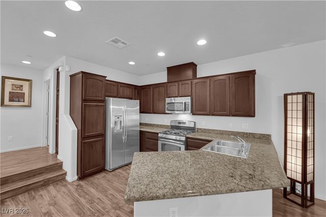 7878 Carysford Avenue, Las Vegas, NV 89178