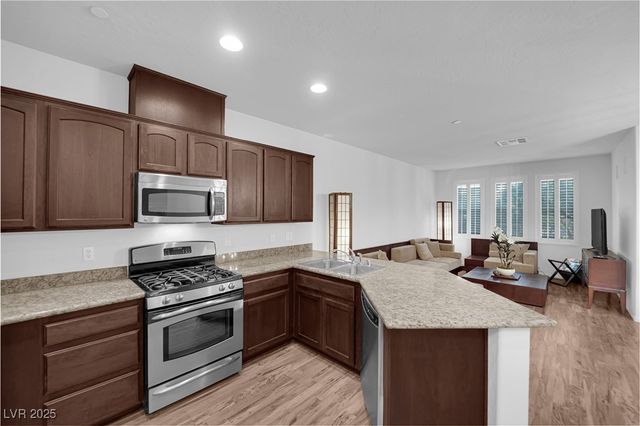 7878 Carysford Avenue, Las Vegas, NV 89178