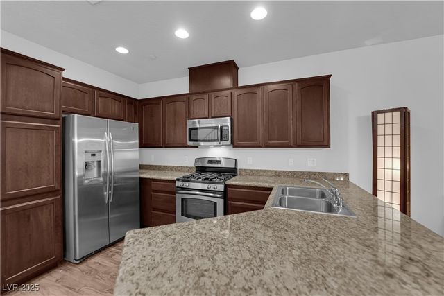 7878 Carysford Avenue, Las Vegas, NV 89178