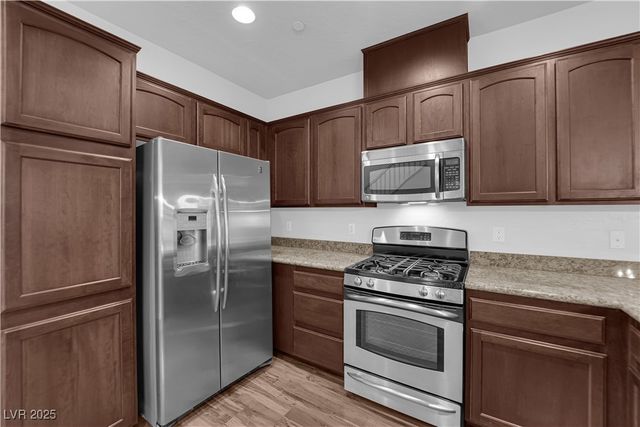 7878 Carysford Avenue, Las Vegas, NV 89178