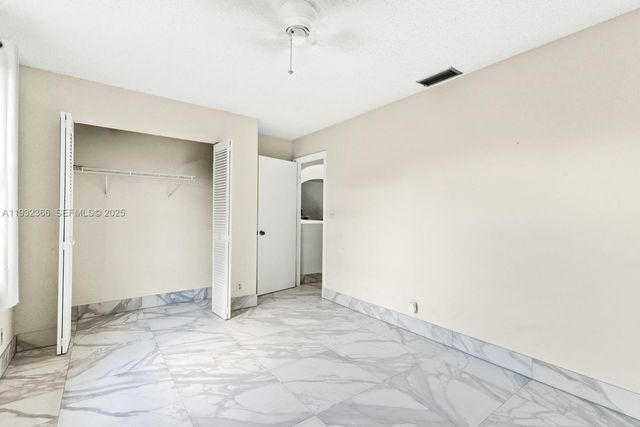 10738 N Saratoga Dr, Cooper City, FL 33026