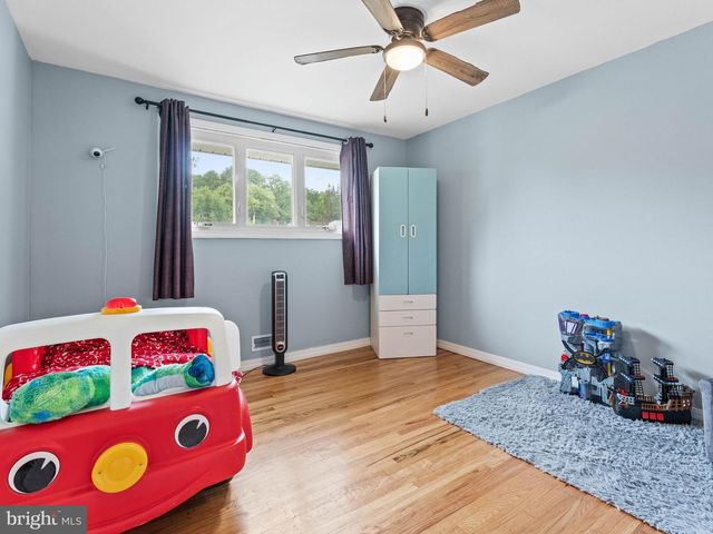 1019 EDGEMOOR RD, Cherry Hill, NJ 08034