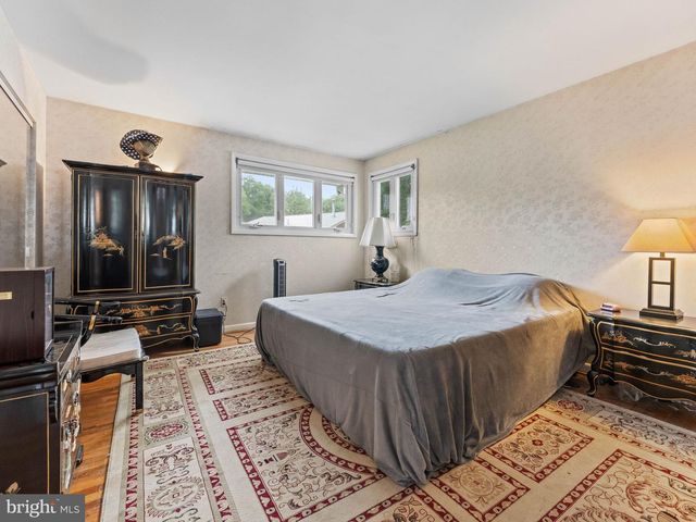 1019 EDGEMOOR RD, Cherry Hill, NJ 08034