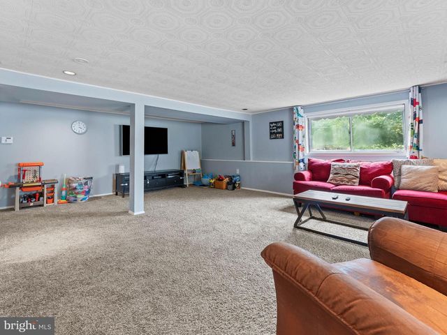 1019 EDGEMOOR RD, Cherry Hill, NJ 08034