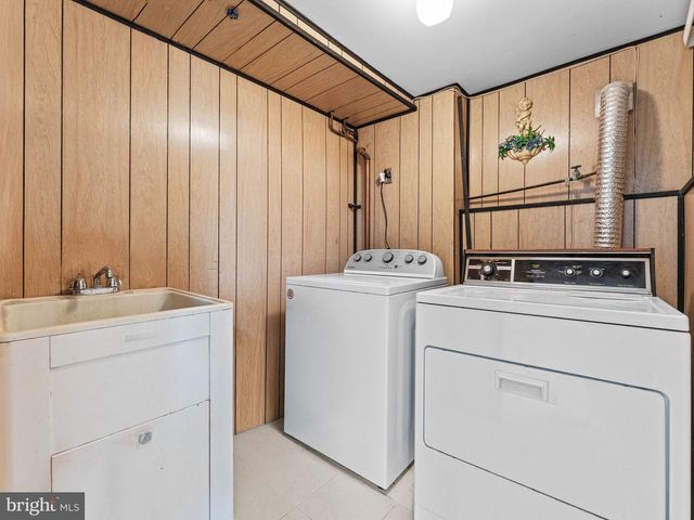 1019 EDGEMOOR RD, Cherry Hill, NJ 08034