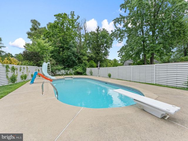 1019 EDGEMOOR RD, Cherry Hill, NJ 08034