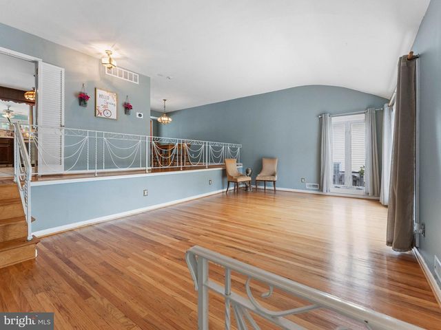 1019 EDGEMOOR RD, Cherry Hill, NJ 08034