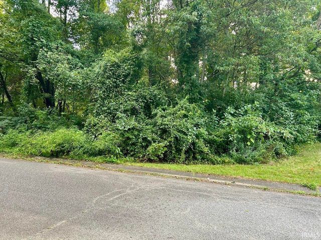 VL Courtyard Lane, Elkhart, IN 46514