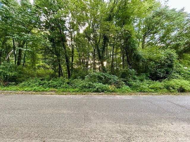 VL Courtyard Lane, Elkhart, IN 46514