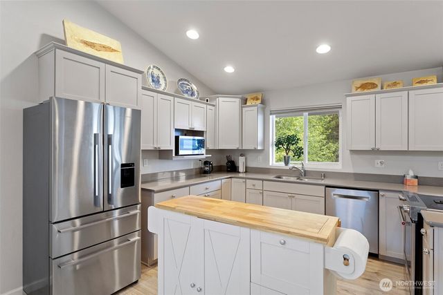 3013 Paradise Bay Road, Port Ludlow, WA 98365
