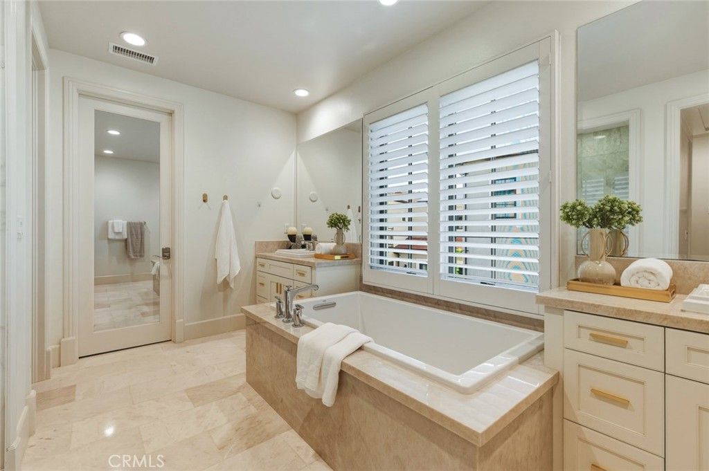 Image 36 of property listing at 133 Larksong, Irvine, CA 92602