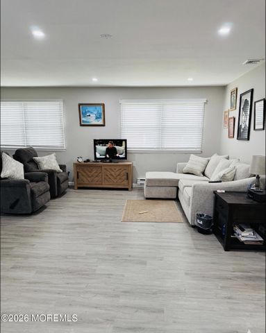 48 Westport Drive, Whiting, NJ 08759