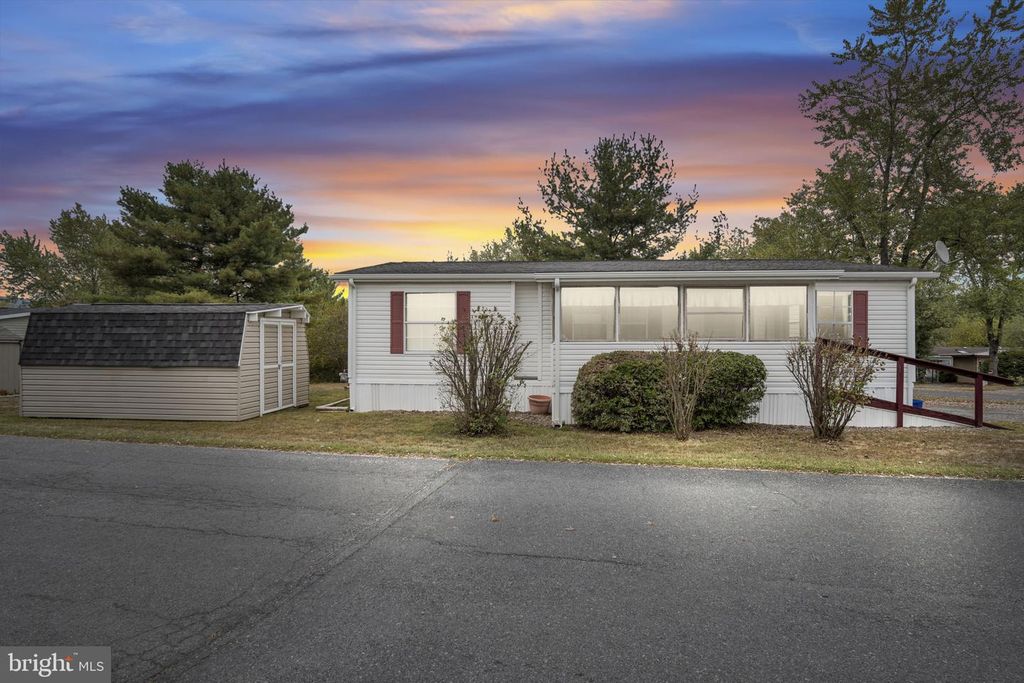 33 REDWOOD LANE, Carlisle, PA 17015