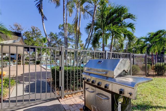 4910 BAY STREET NE 210, St Petersburg, FL 33703