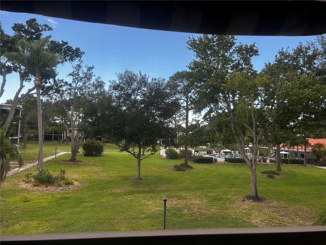4910 BAY STREET NE 210, St Petersburg, FL 33703